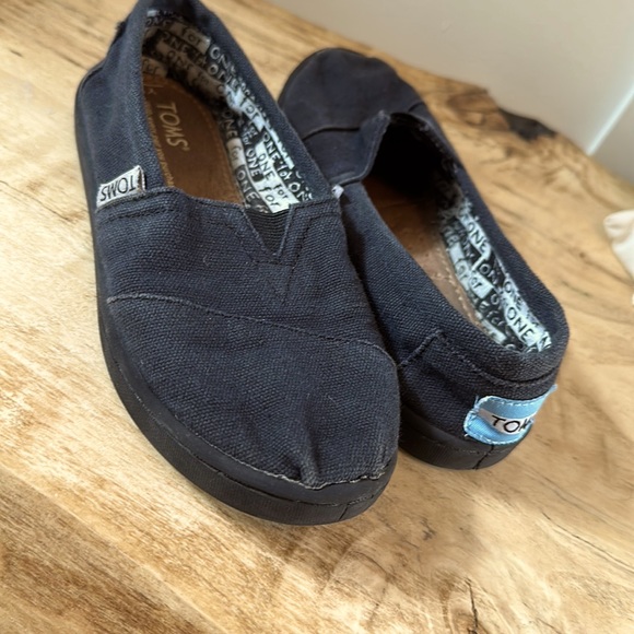 Toms Shoes Toms Black Y3 Are A Stylish Touch To Your Childs Outfit Comfortable Poshmark